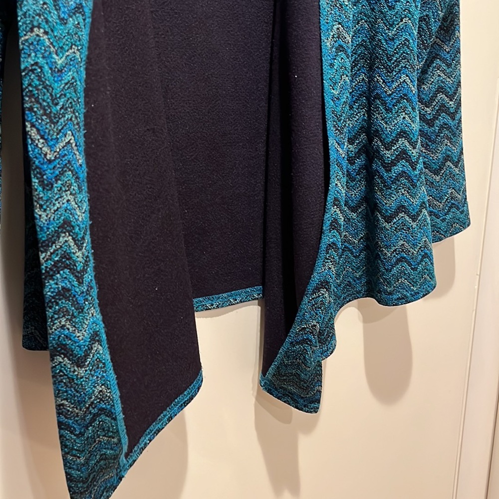 Coldwater Creek cardigan jacket. Chevron blue, green & black. Medium. GUC - Picture 4 of 9